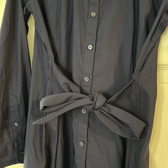 Navy Untuckit dress - Picture 2 of 11
